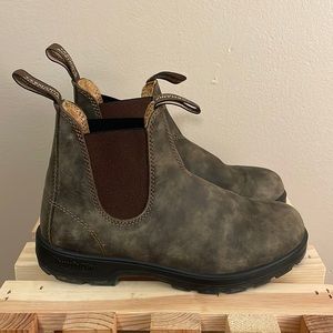 Size 8 Women’s “Rustic Brown” Blundstone Boots